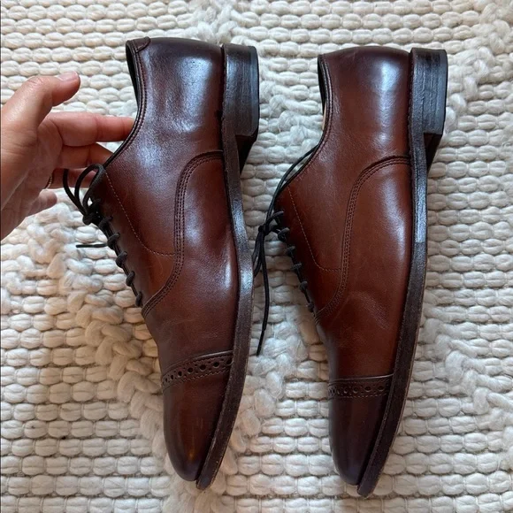Allen Edmonds Leather oxfords style- fifth Ave in color  display picture 1